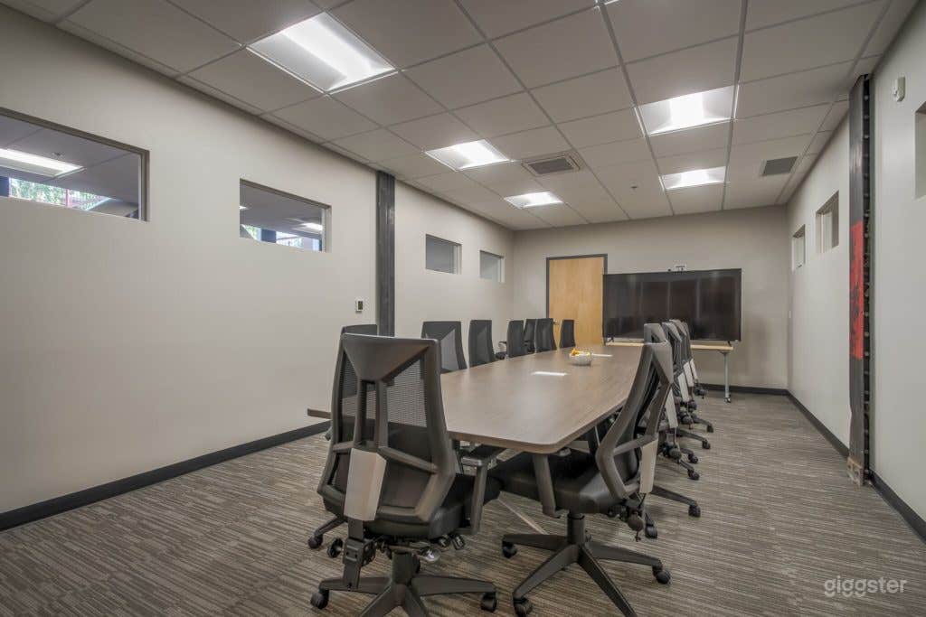 Conference Room for 14 Photo 1