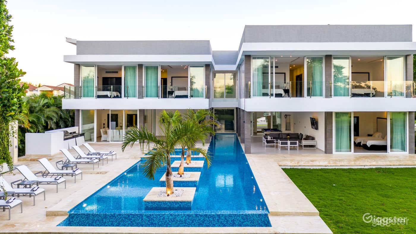 Villa Palma - Swimming Pool Rental Photo 2