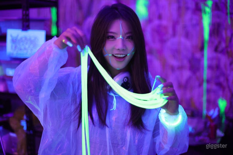  Art & Event studio in LIC, Cozy, Paint & Slime 