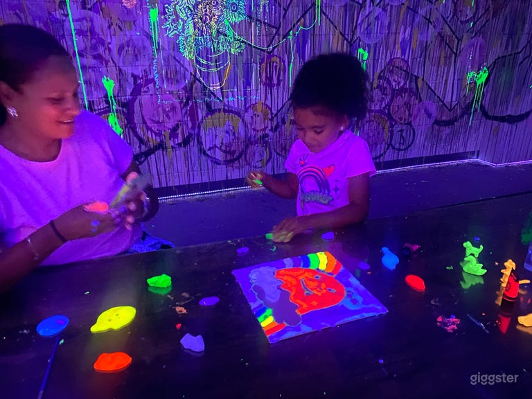  Art & Event studio in LIC, Cozy, Paint & Slime 