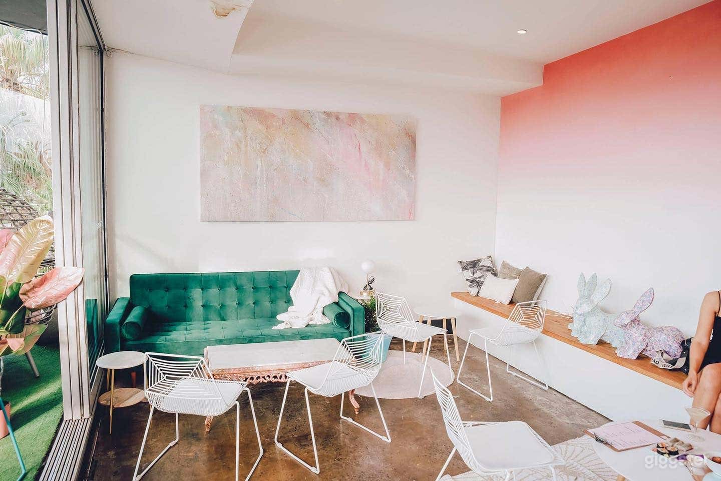 Second Level Function Space with Bar Area Photo 4