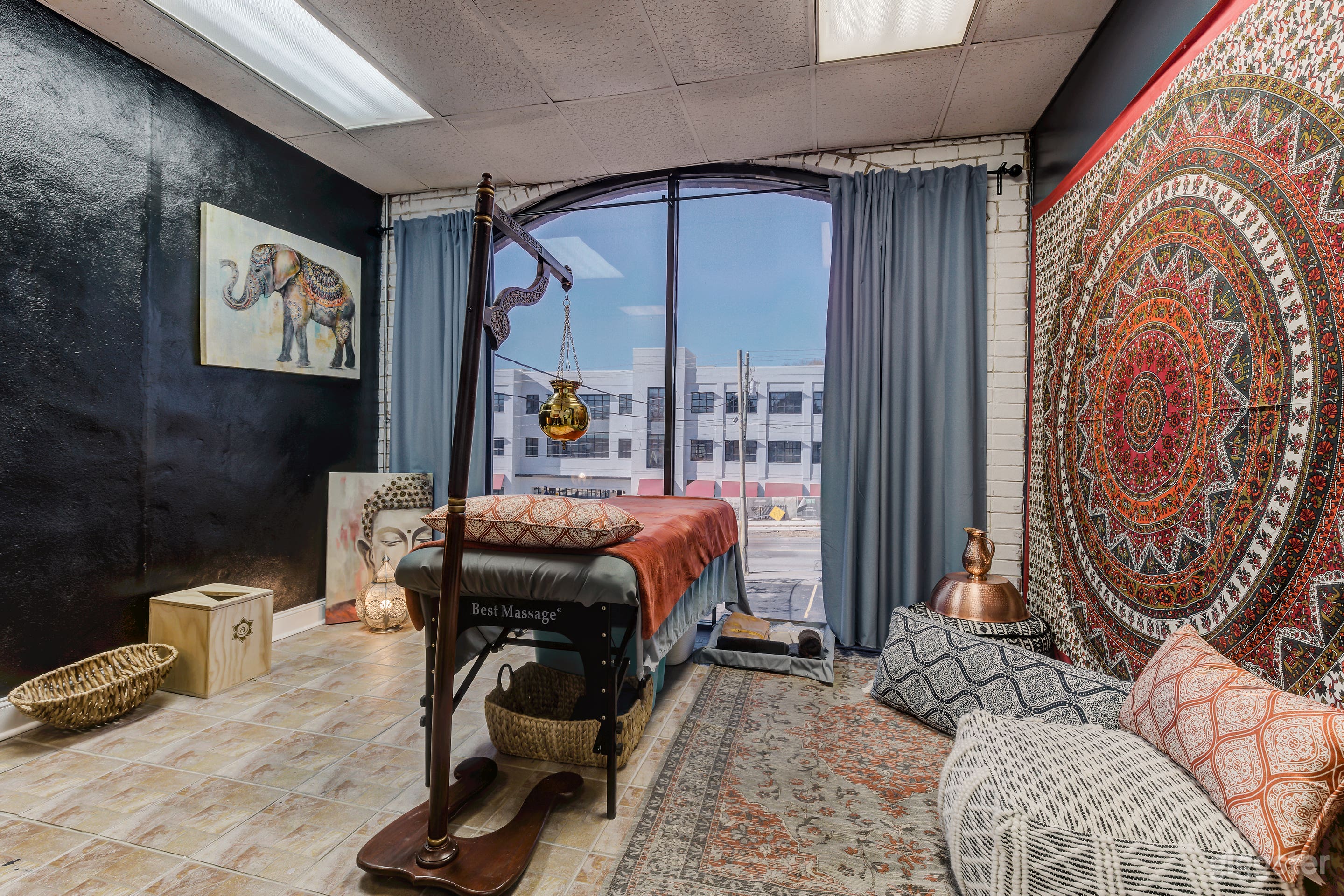 Simplistic Serenity Suite Photo 2