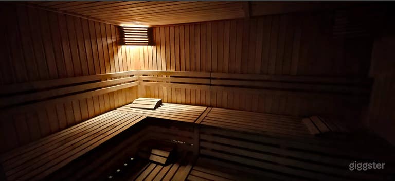  Luxury Spa Suite- Couples Treatment Rooms, Sauna and Steam 
