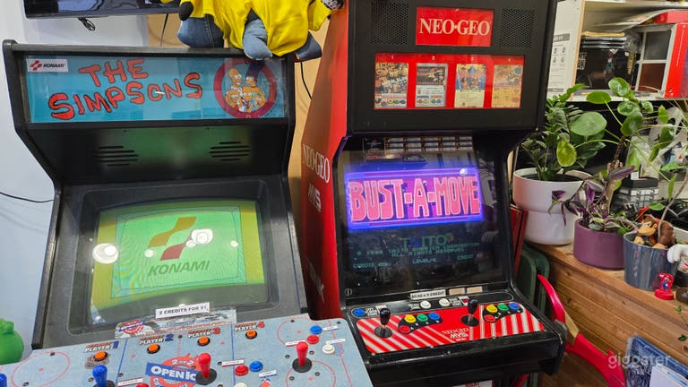  Retro Gaming & Creative Space With Nostalgic Vibes 