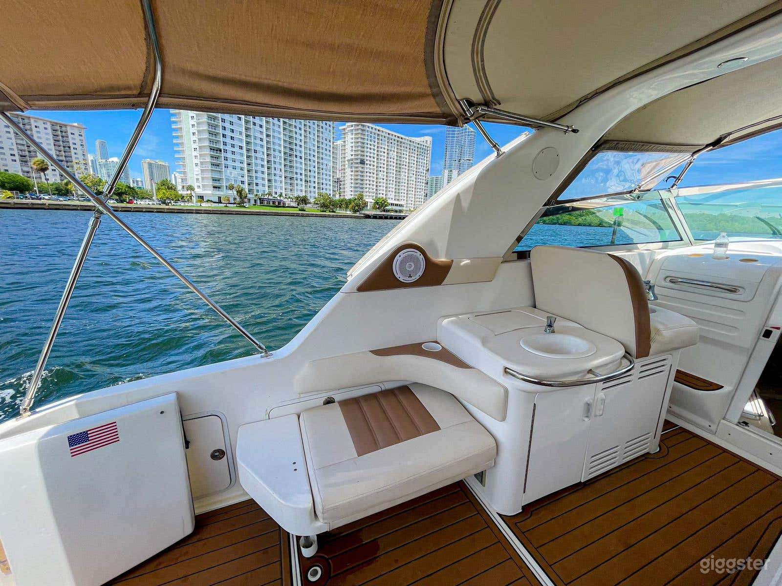 40' Sea Ray Yacht Photo 3