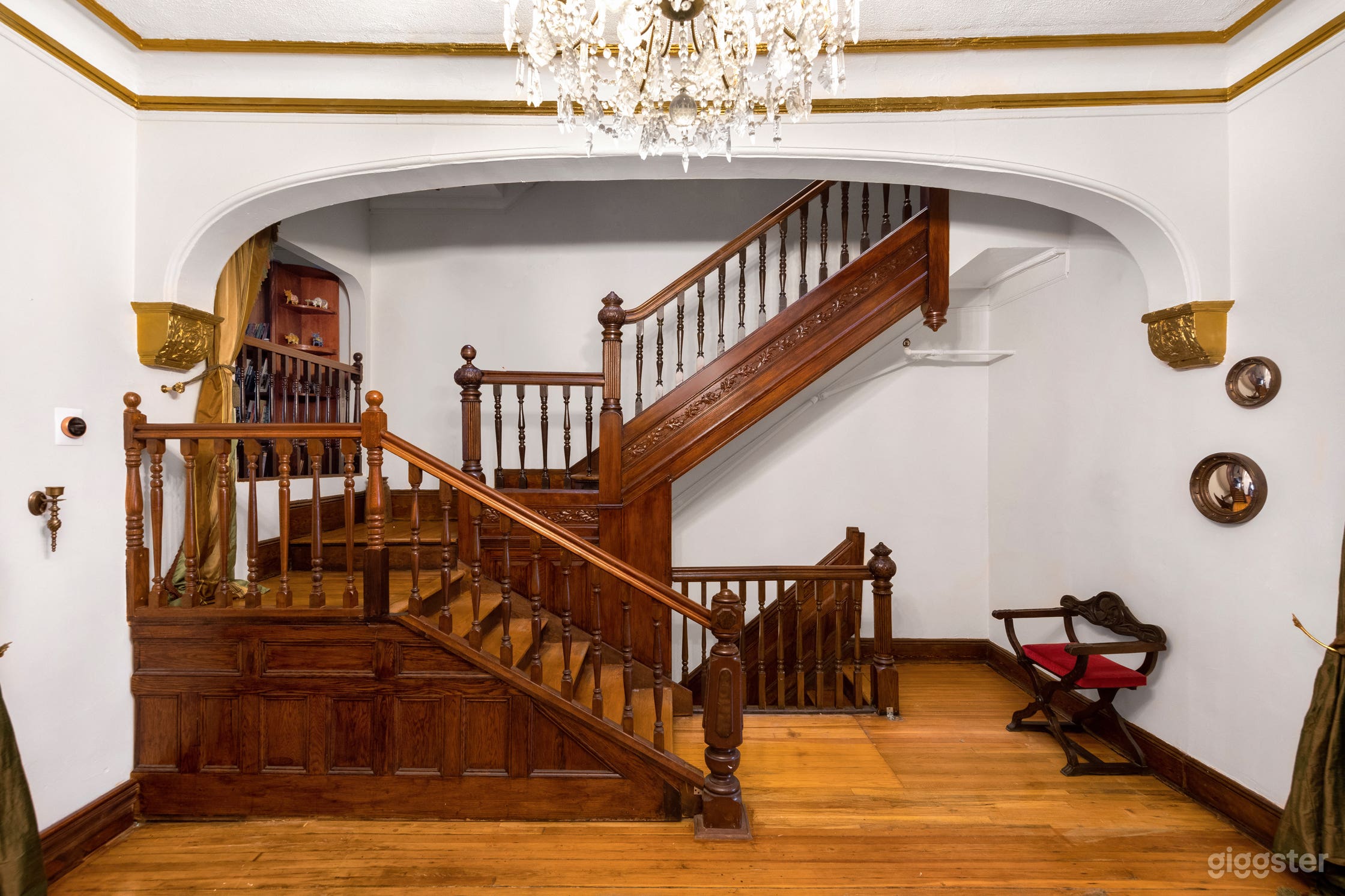 Parlor Floor - Centre