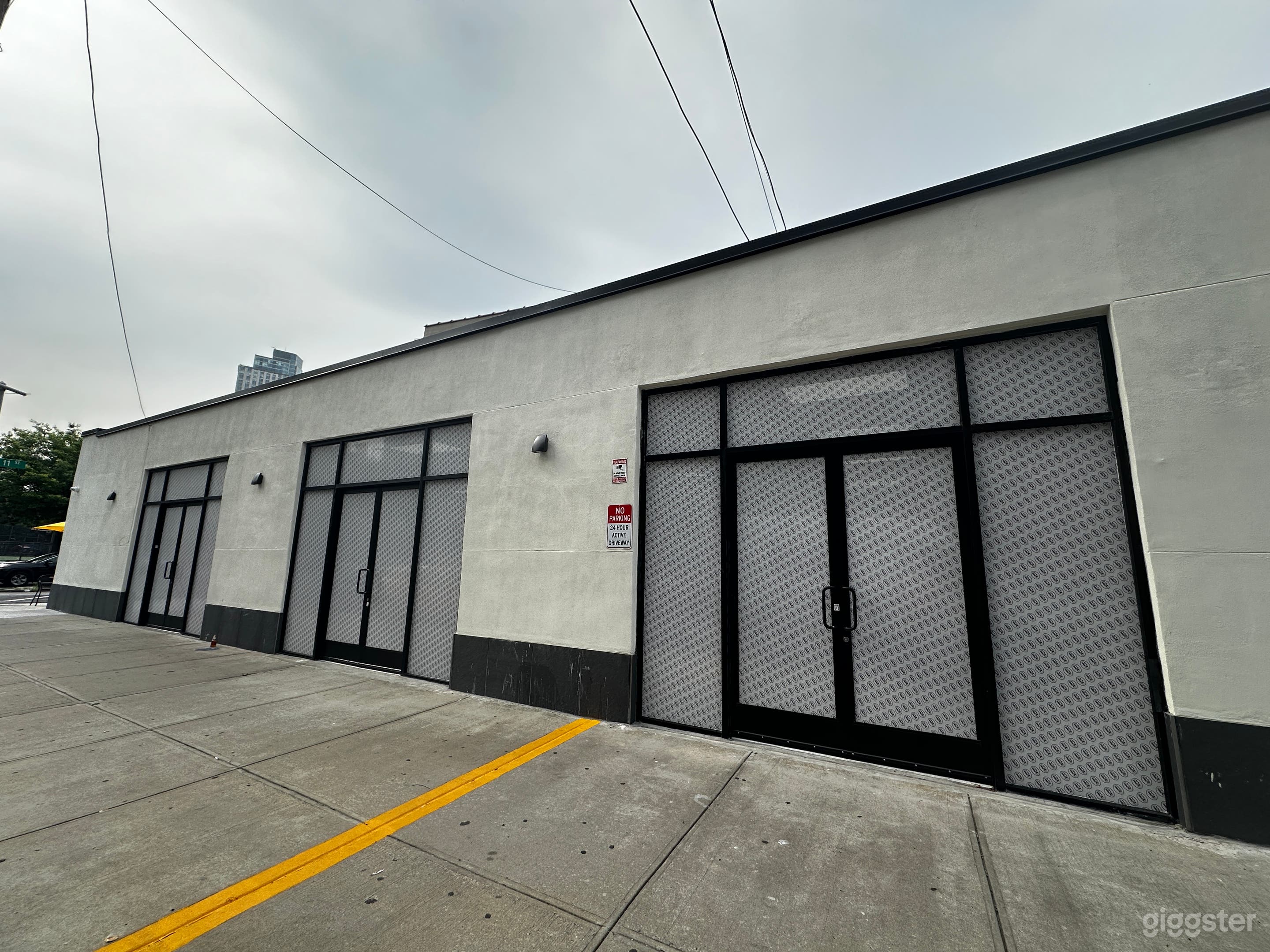 Fully Equipped Modern Pastry Kitchen in Lic :) Photo 4