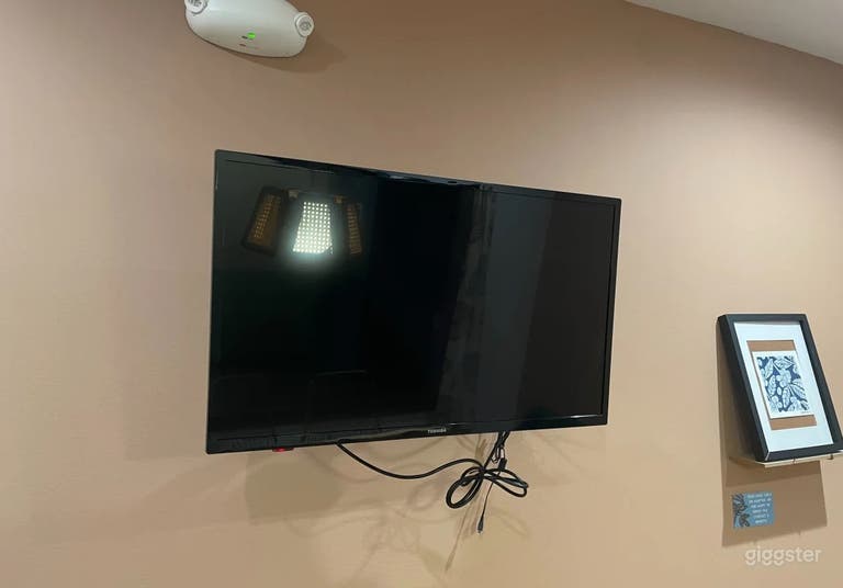  Meeting Room in a Nice Suburban Coffee Shop 