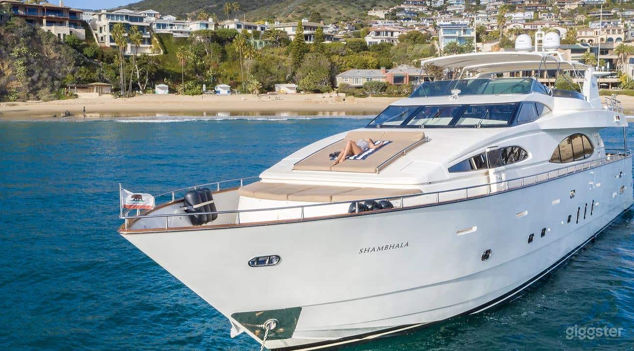  87 Ft Choey Lee Super Yacht Photo 2