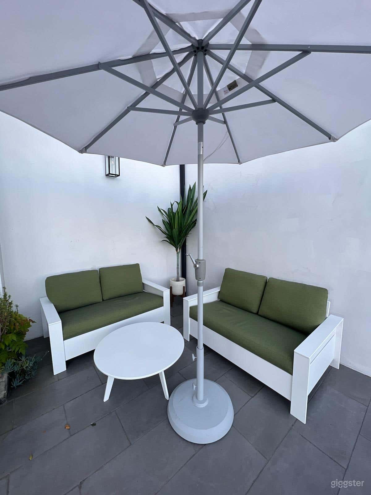 MASSAGE ROOM Photo 2