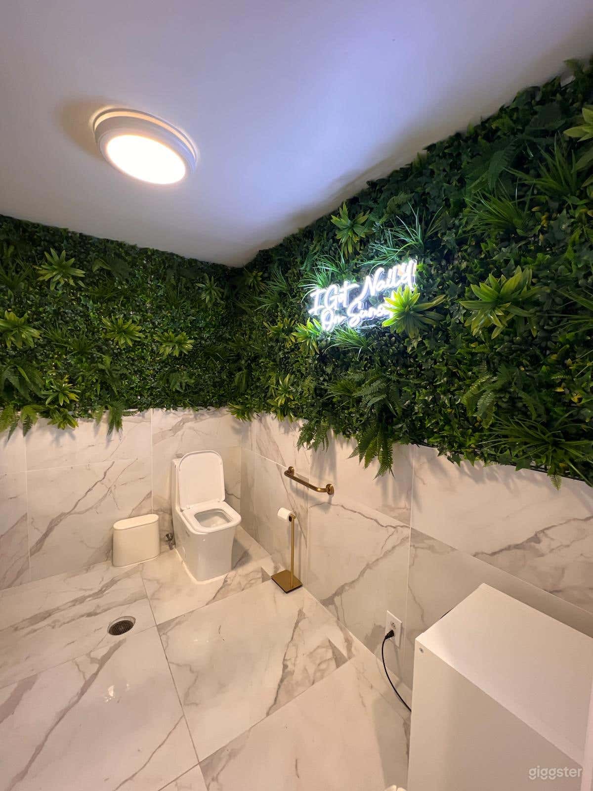 MASSAGE ROOM Photo 3