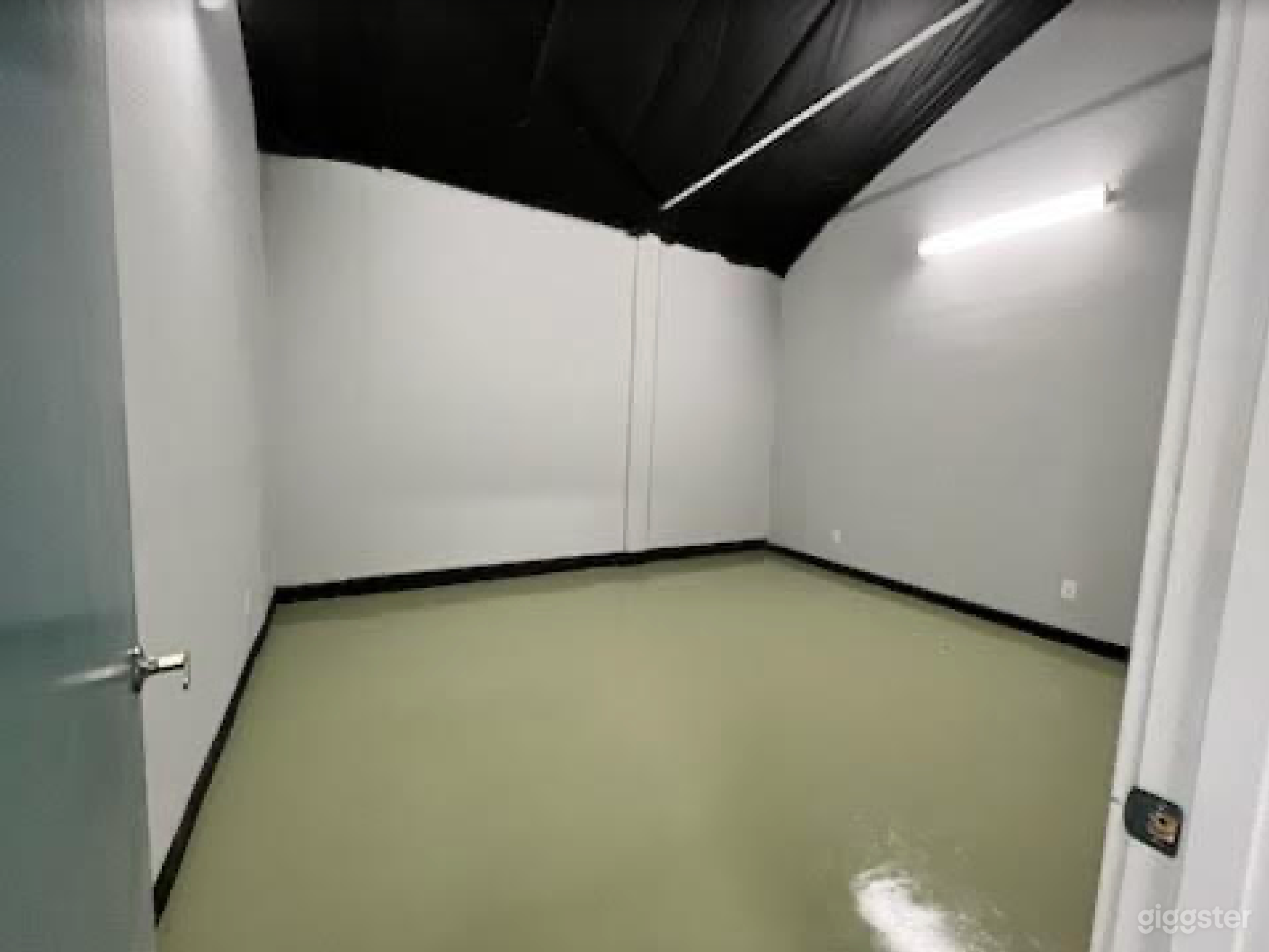 Commercial / event space for rent Photo 3