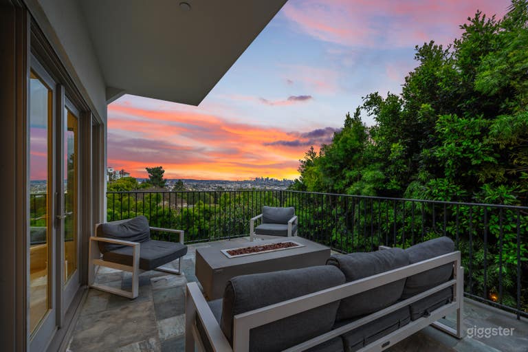  Luxury Sunset Plaza Mansion w/ Sweeping City Views 