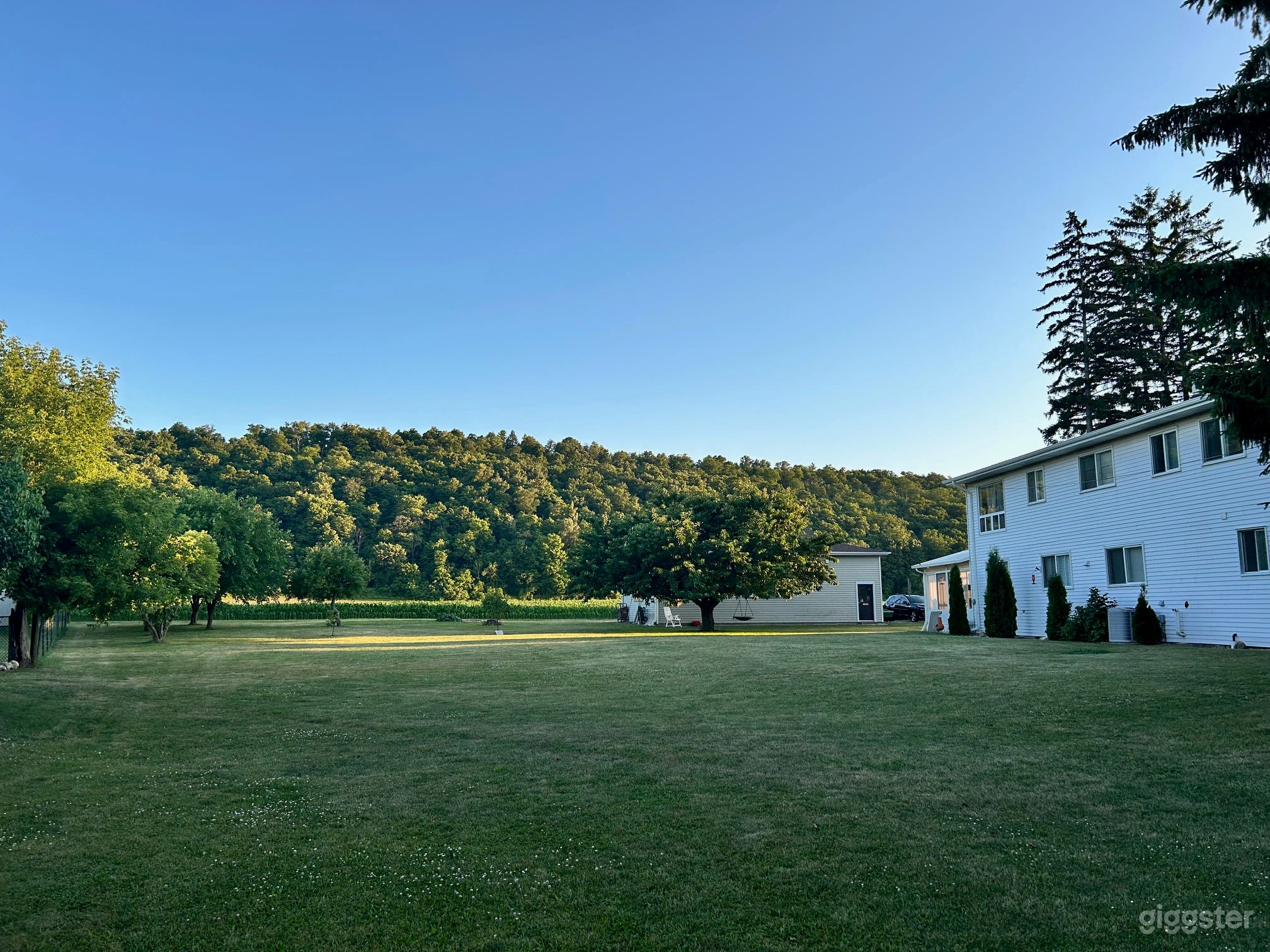1-Acre Backyard with Treehouse, Pond &amp; Open Field Photo 1