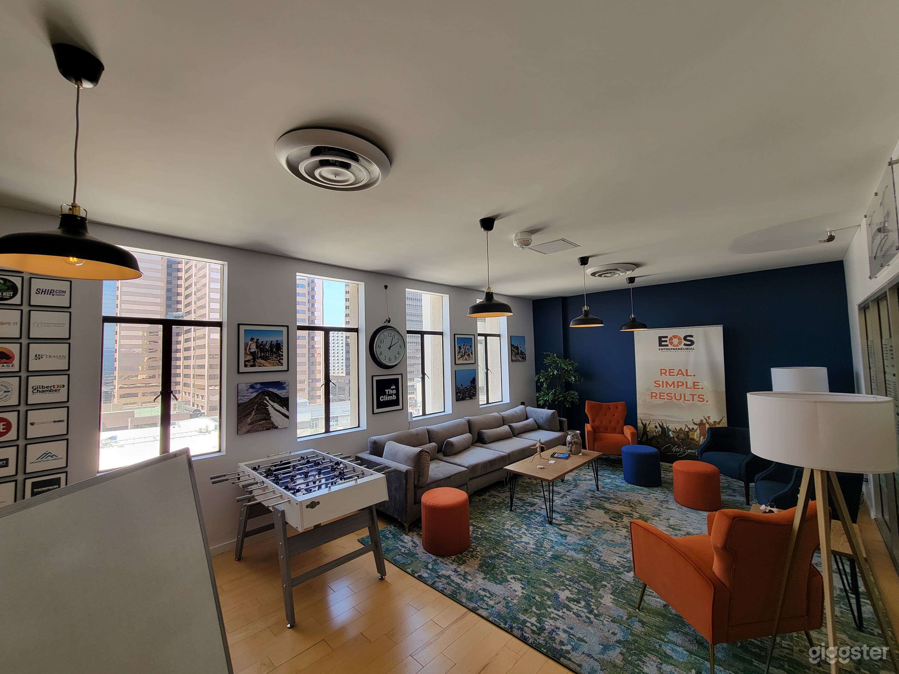 Downtown PHX Tower With Private Lounge for 15 Photo 1