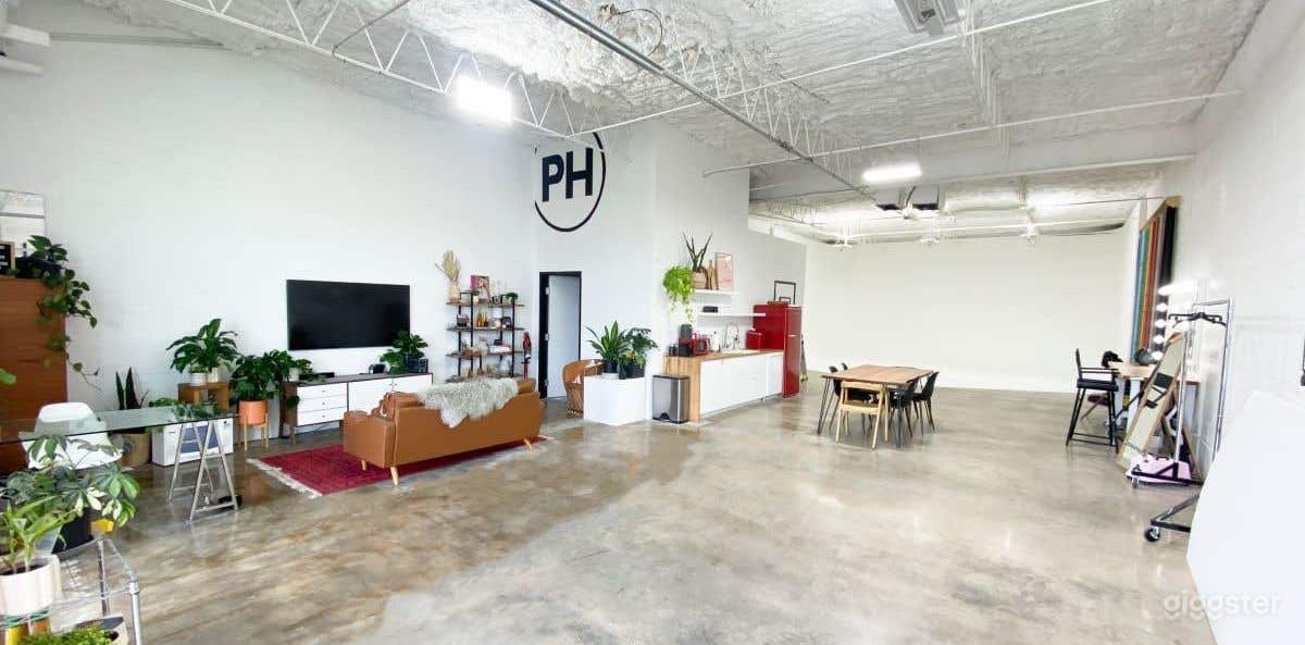 Dallas Production Studio, Cyclorama, Natural Light Photo 1