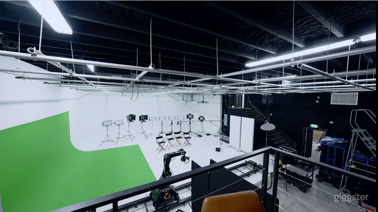  50’ x 80’ Cyc Wall | 4,000 sq ft. | Full Grid 