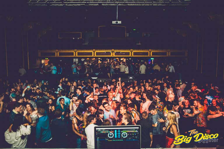  Spacious and Versatile Event Space in Bath 