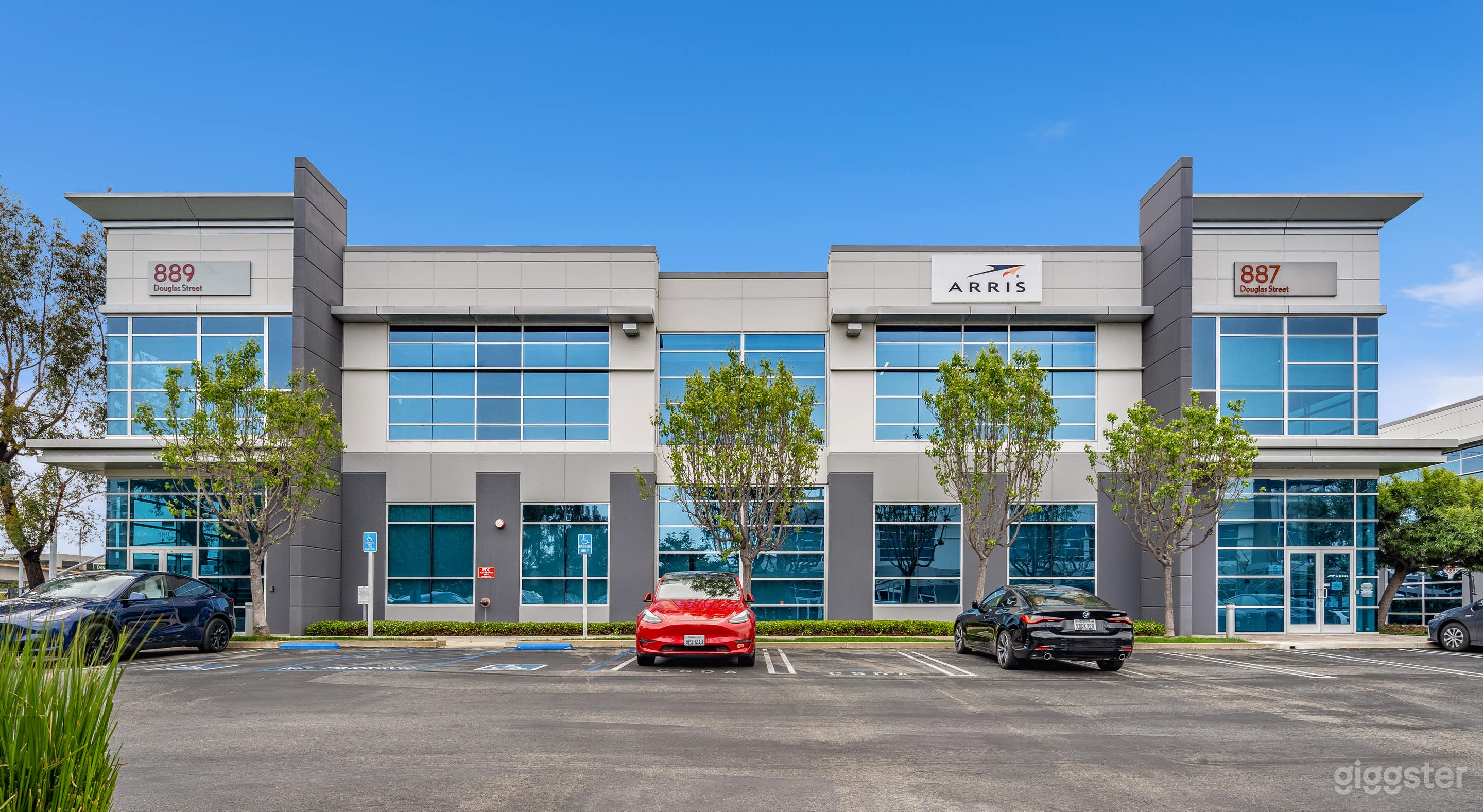 INDUSTRIAL-STYLE OFFICE SPACE IN EL SEGUNDO  Photo 4