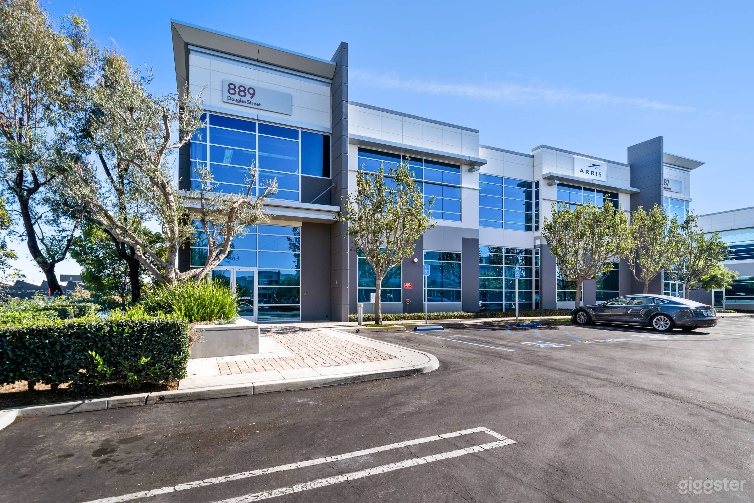 INDUSTRIAL-STYLE OFFICE SPACE IN EL SEGUNDO  Photo 3