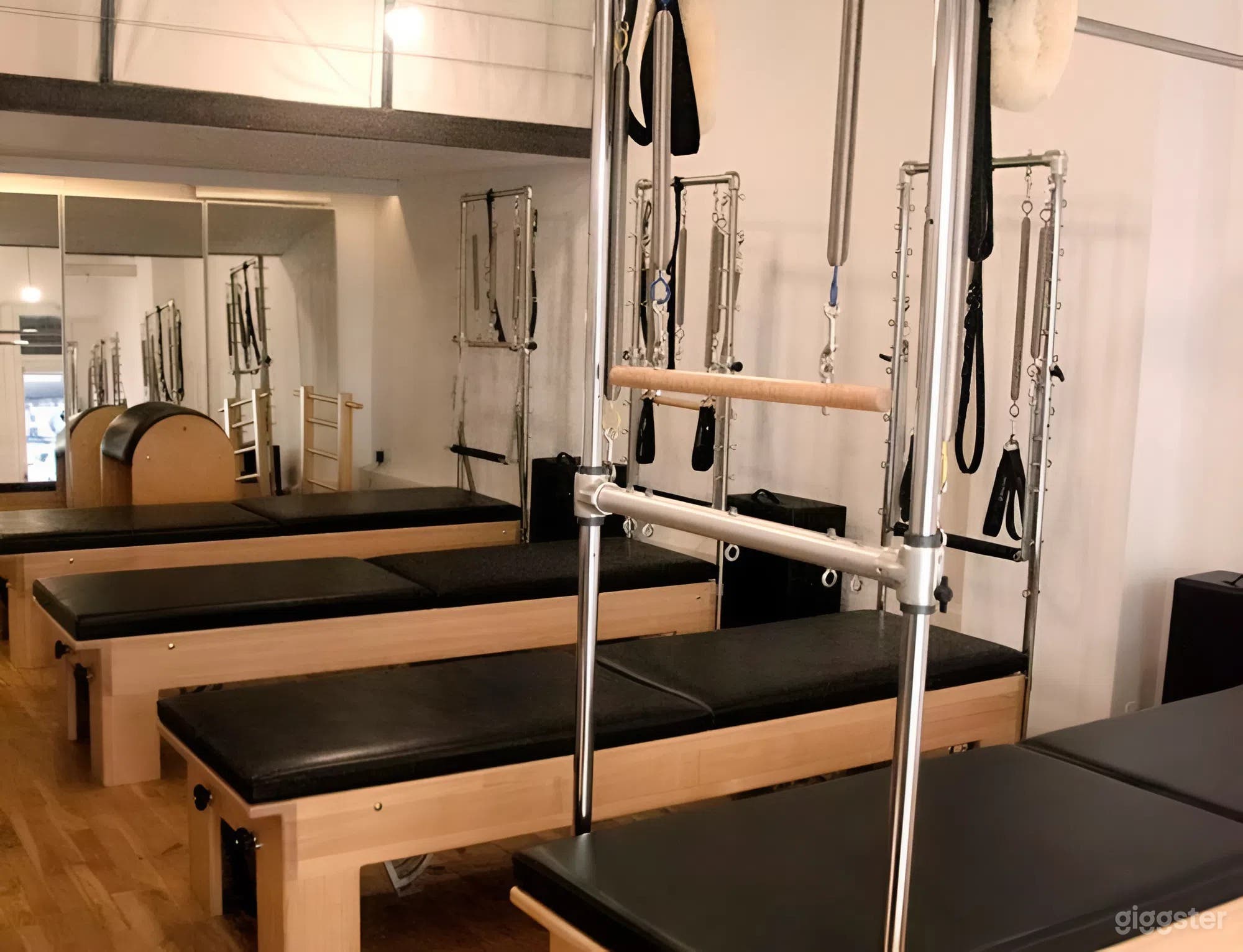 Estudio de Pilates Moderno y Luminoso en Gràcia, Barcelona Foto 3
