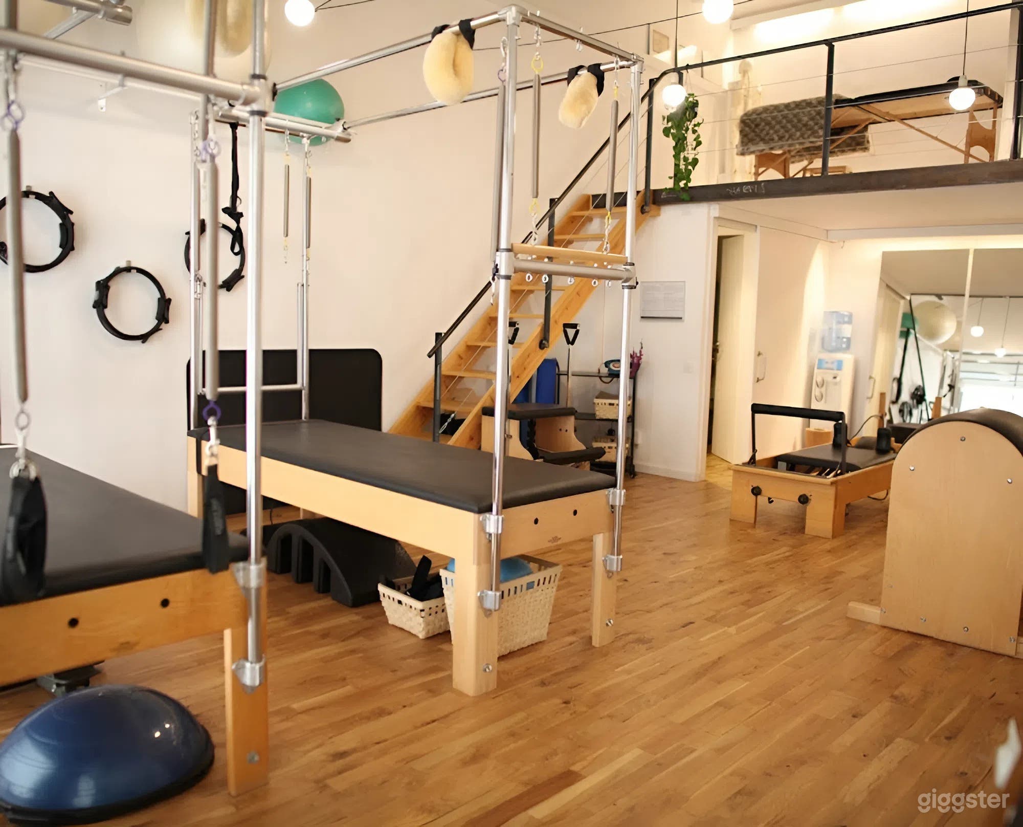 Estudio de Pilates Moderno y Luminoso en Gràcia, Barcelona Foto 2