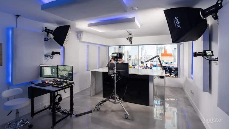  Rent podcast/photo/video/music/event spaces 