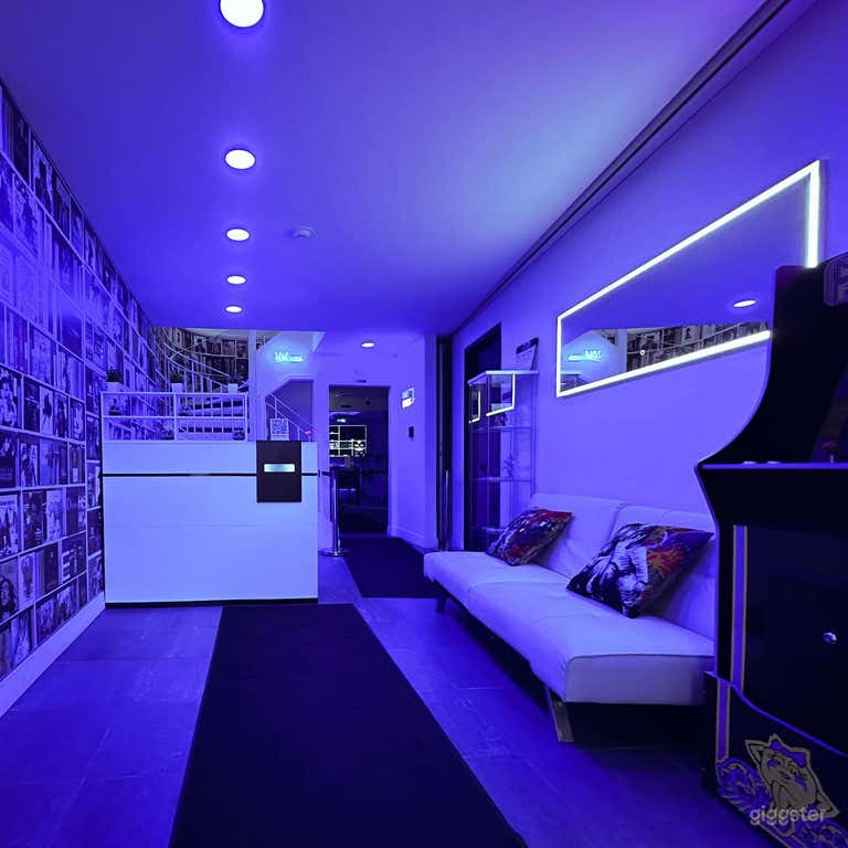  Rent podcast/photo/video/music/event spaces 