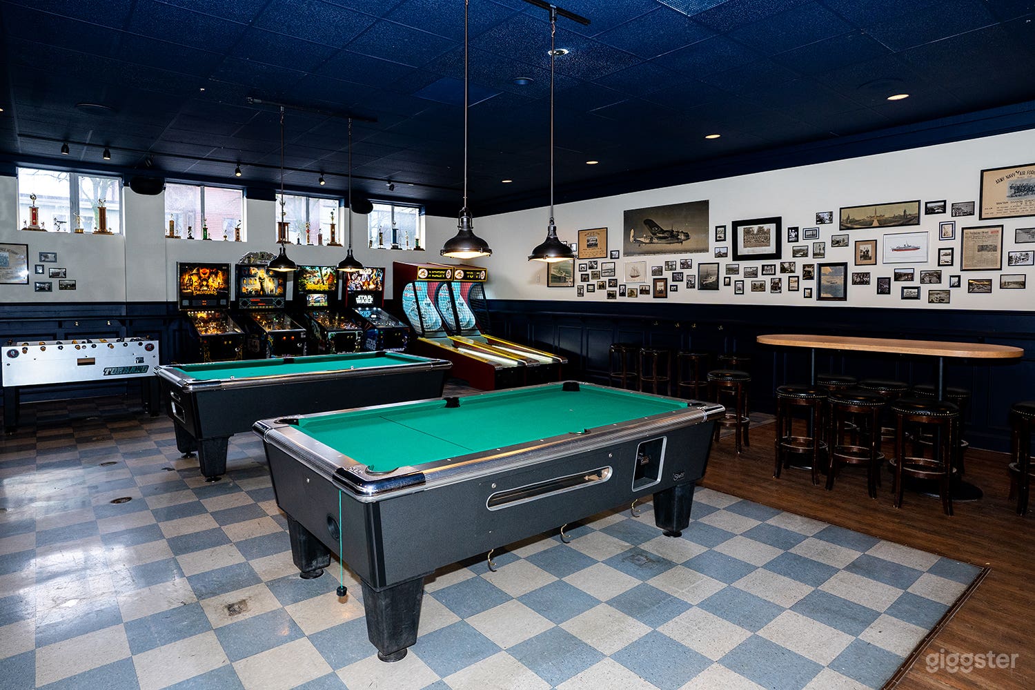 East Van Bar/Pub Photo 4