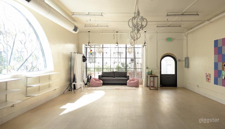  Warm, Airy Studio - Perfect for Photoshoots & Workshops 