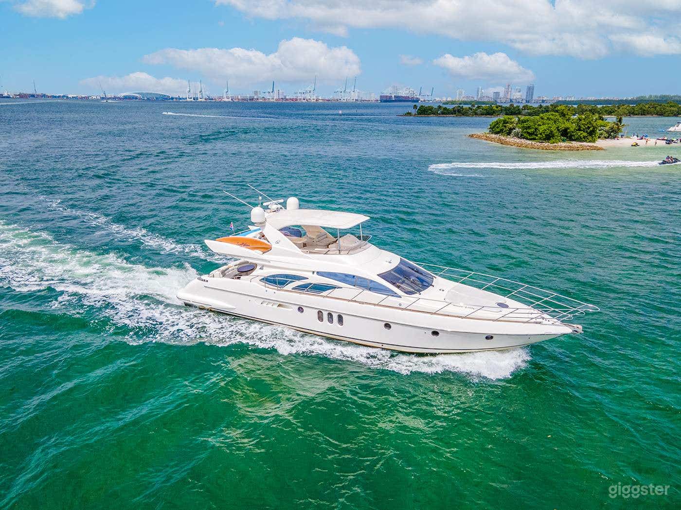 65' AZIMUT YACHT Photo 1