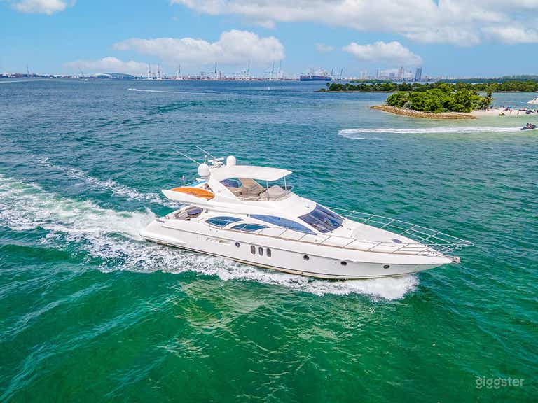  65' AZIMUT YACHT 