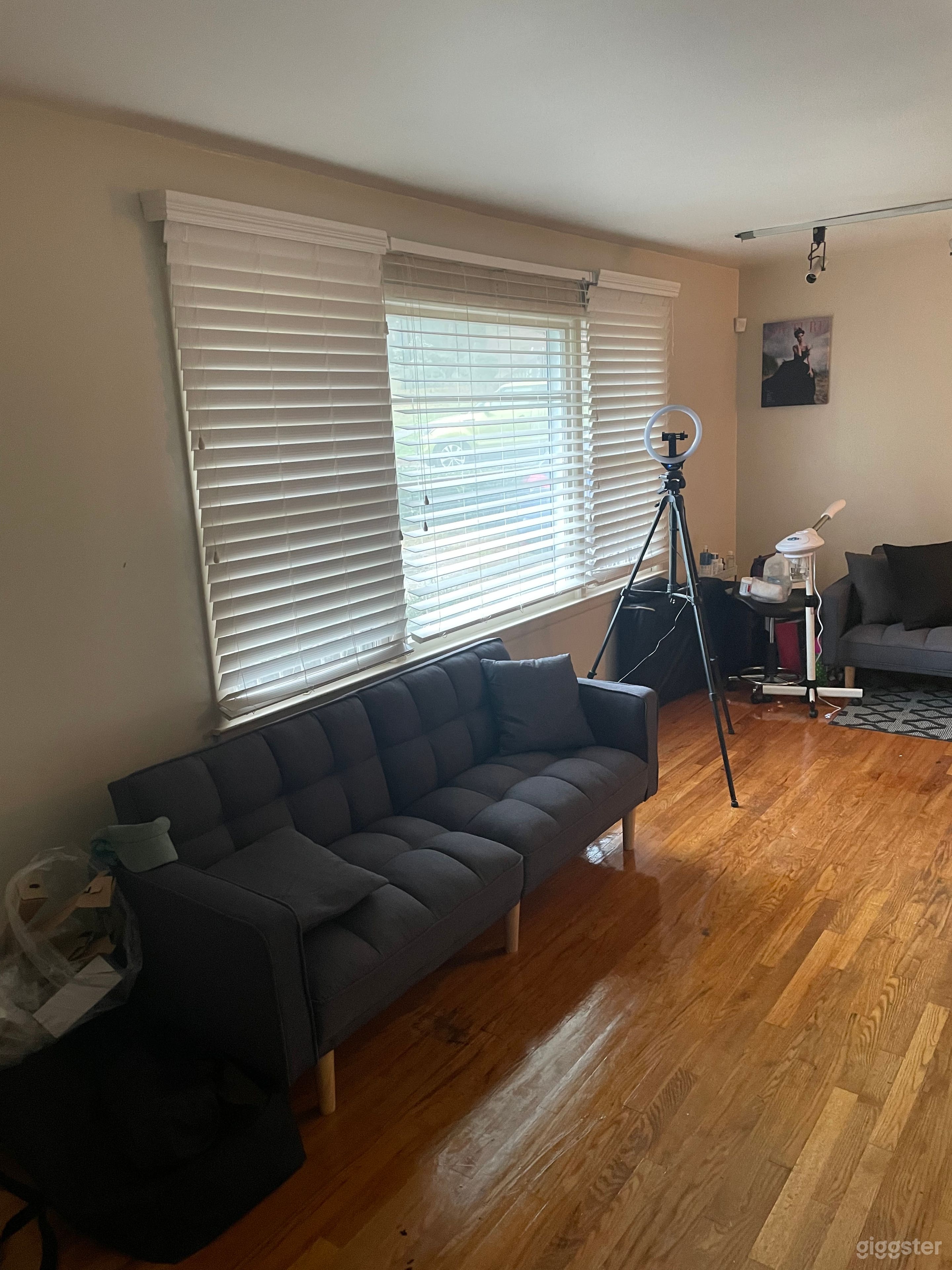 Intimate Modest Studio Photo 4