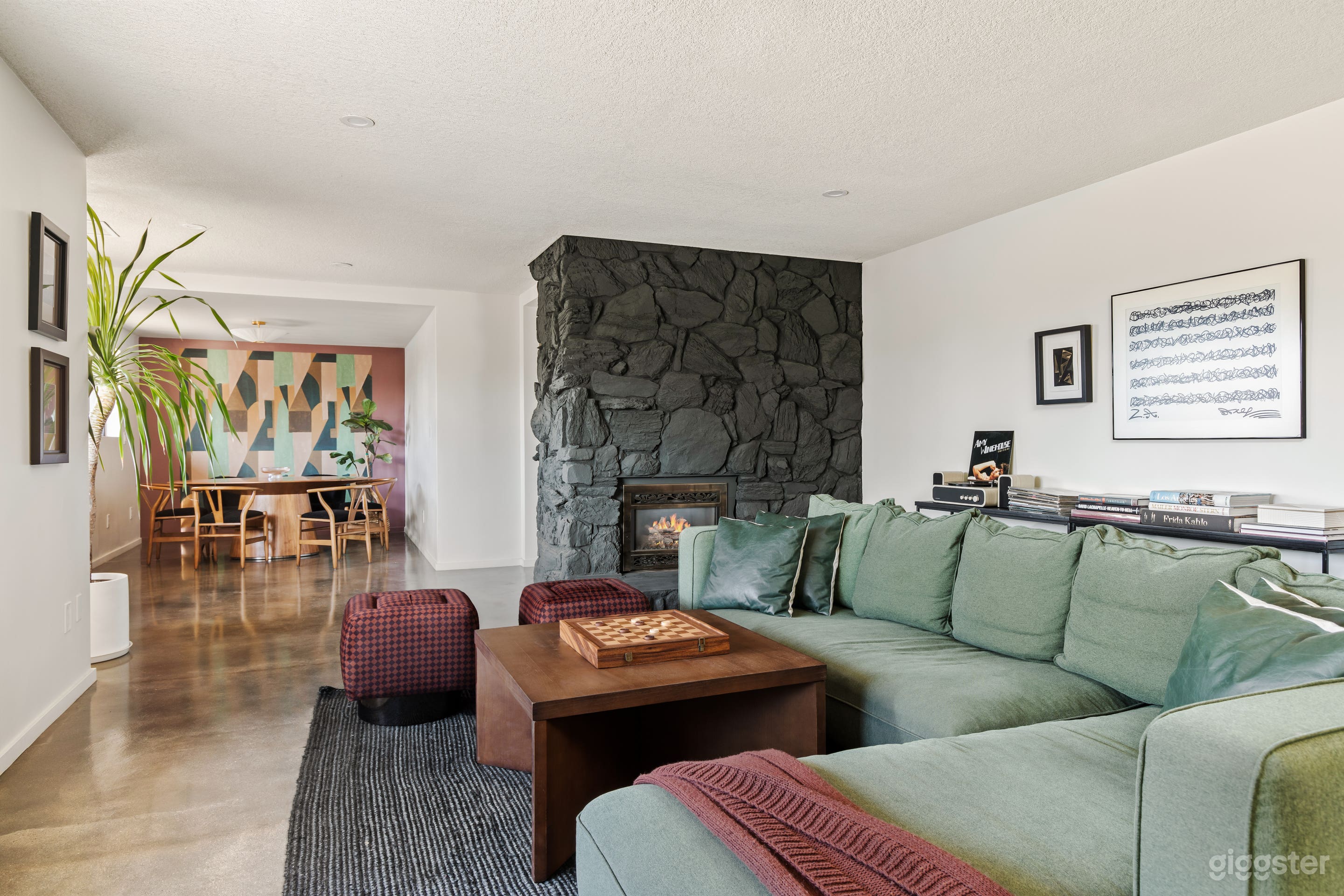 Mid-Century Modern Pool Home in the High Desert Photo 3