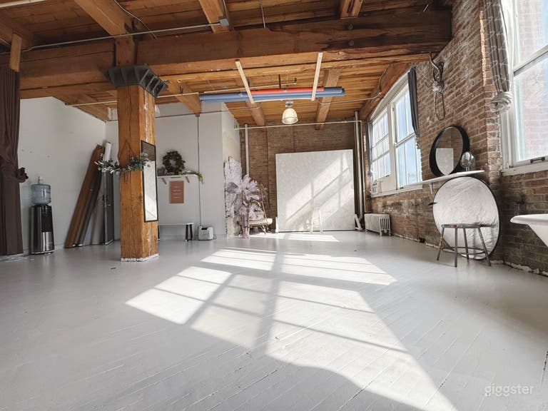  South Loop: Industrial Photography and Film Studio 