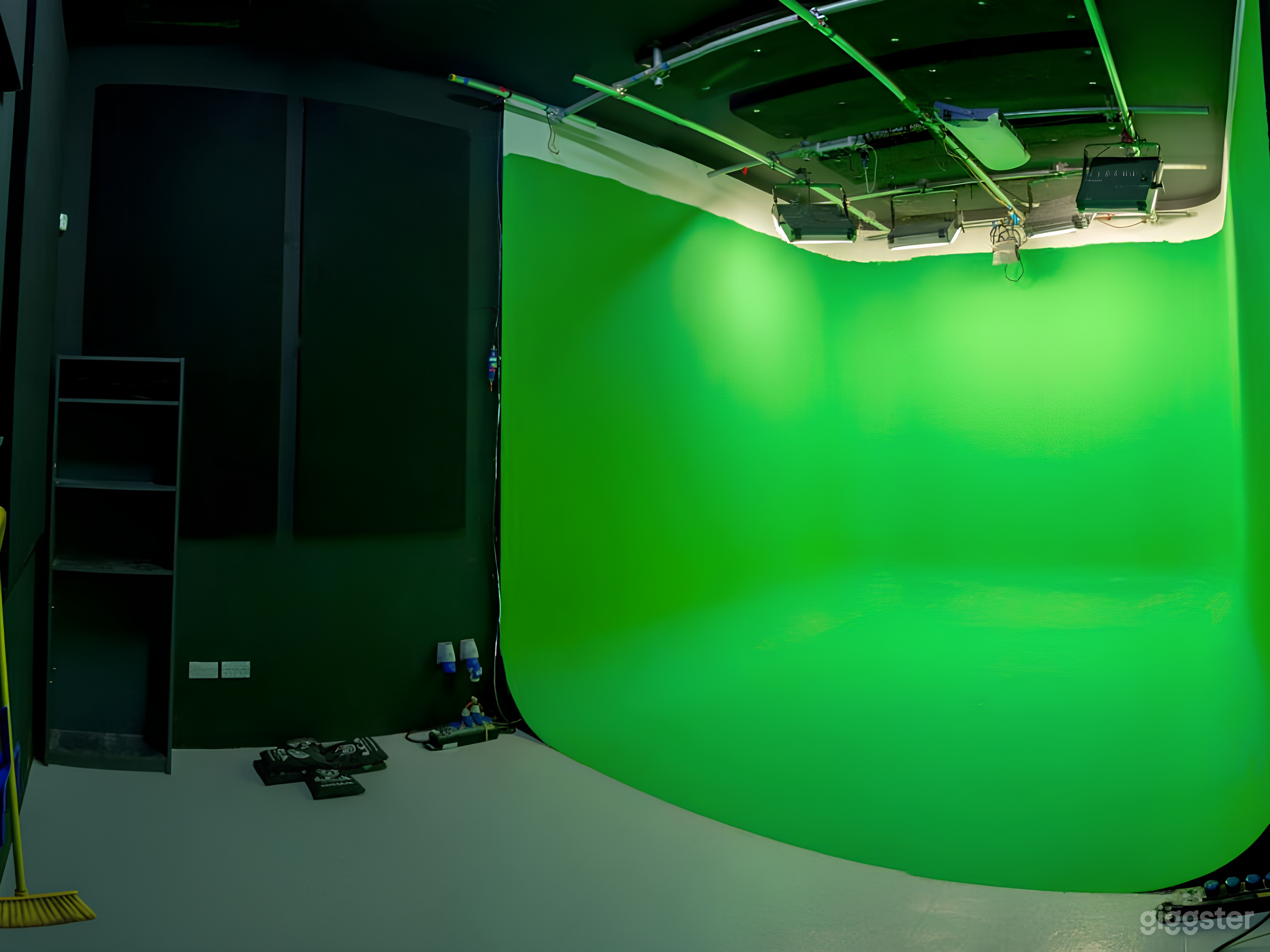 Infinity Cove Photography / Filming Studio Photo 2