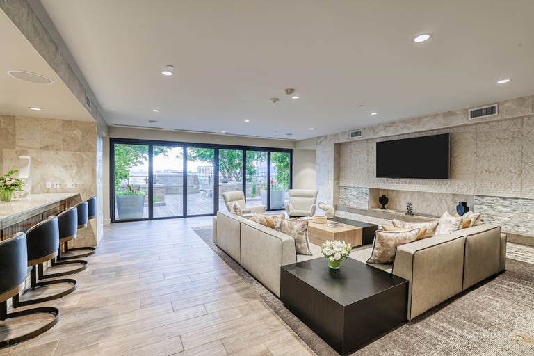  Stylish Club Room & Terrace in Denver 