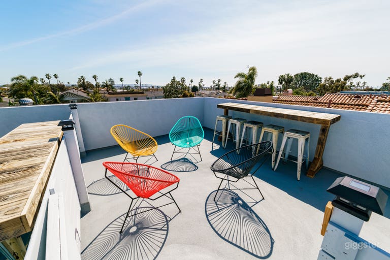  1500 sq ft Roof Deck perfect for any event 