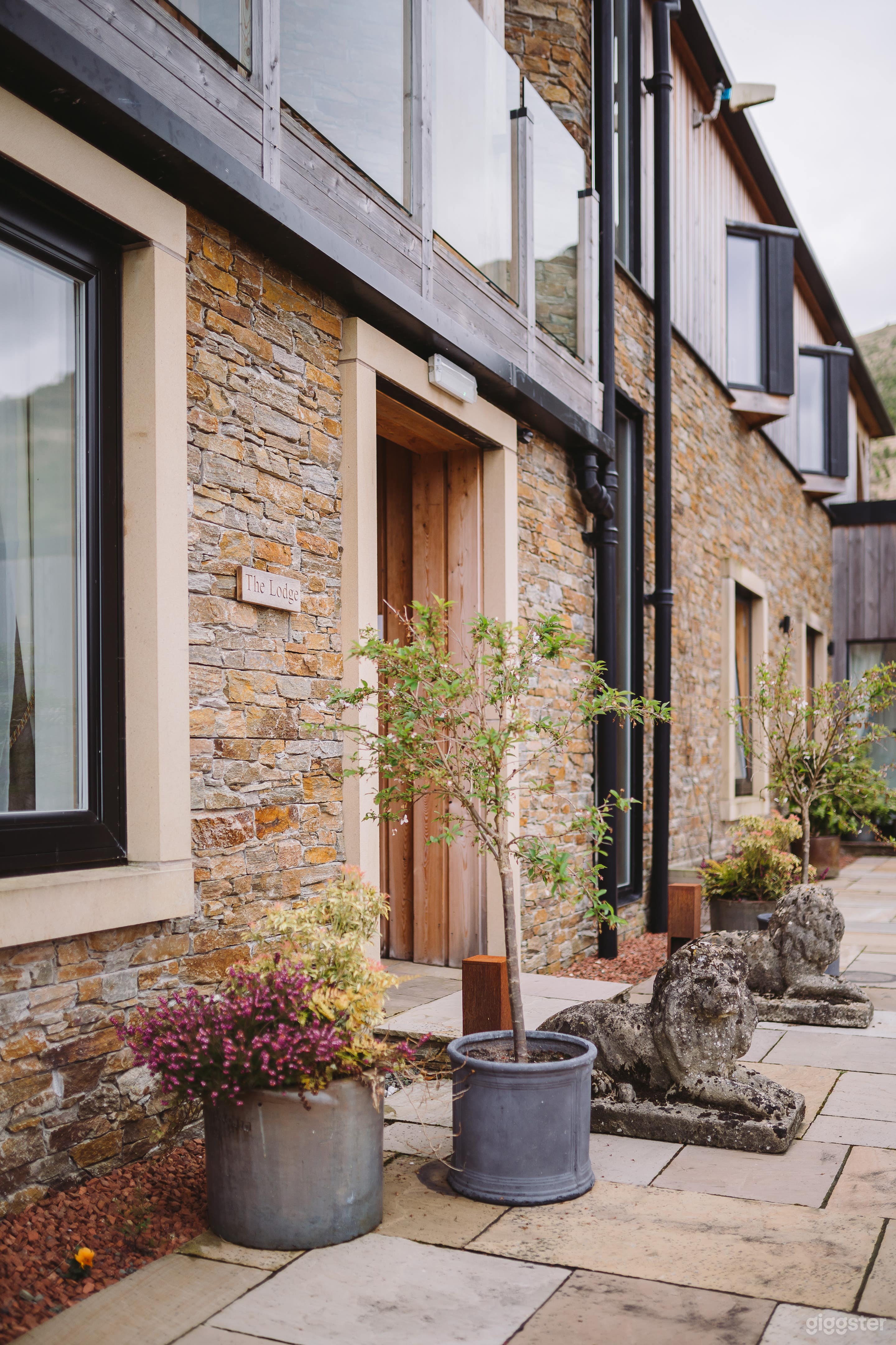Luxury Lodge in a Picturesque Scottish Setting Photo 4