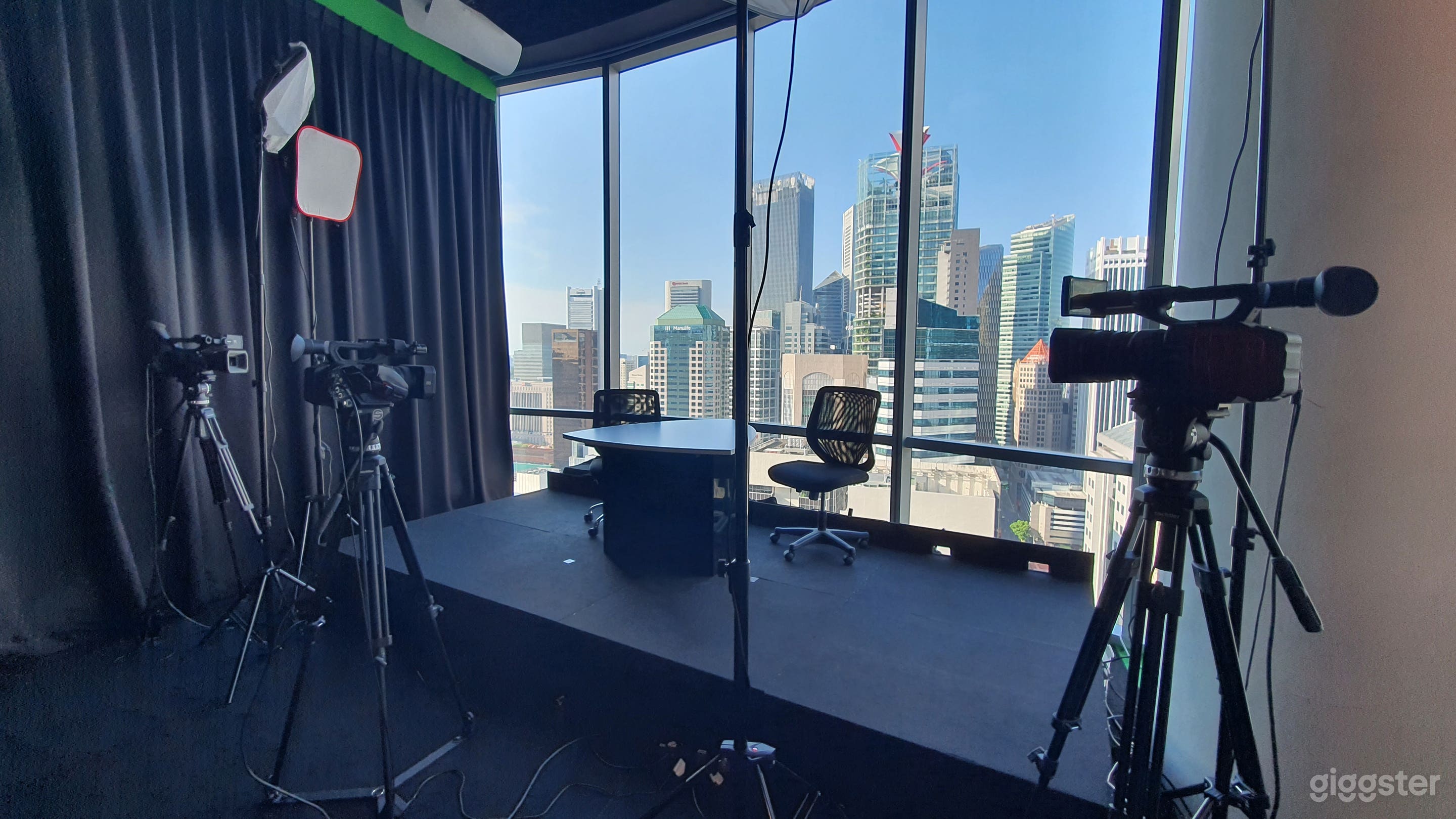 STUDIO OVERLOOKING RAFFLES PLACE Photo 1