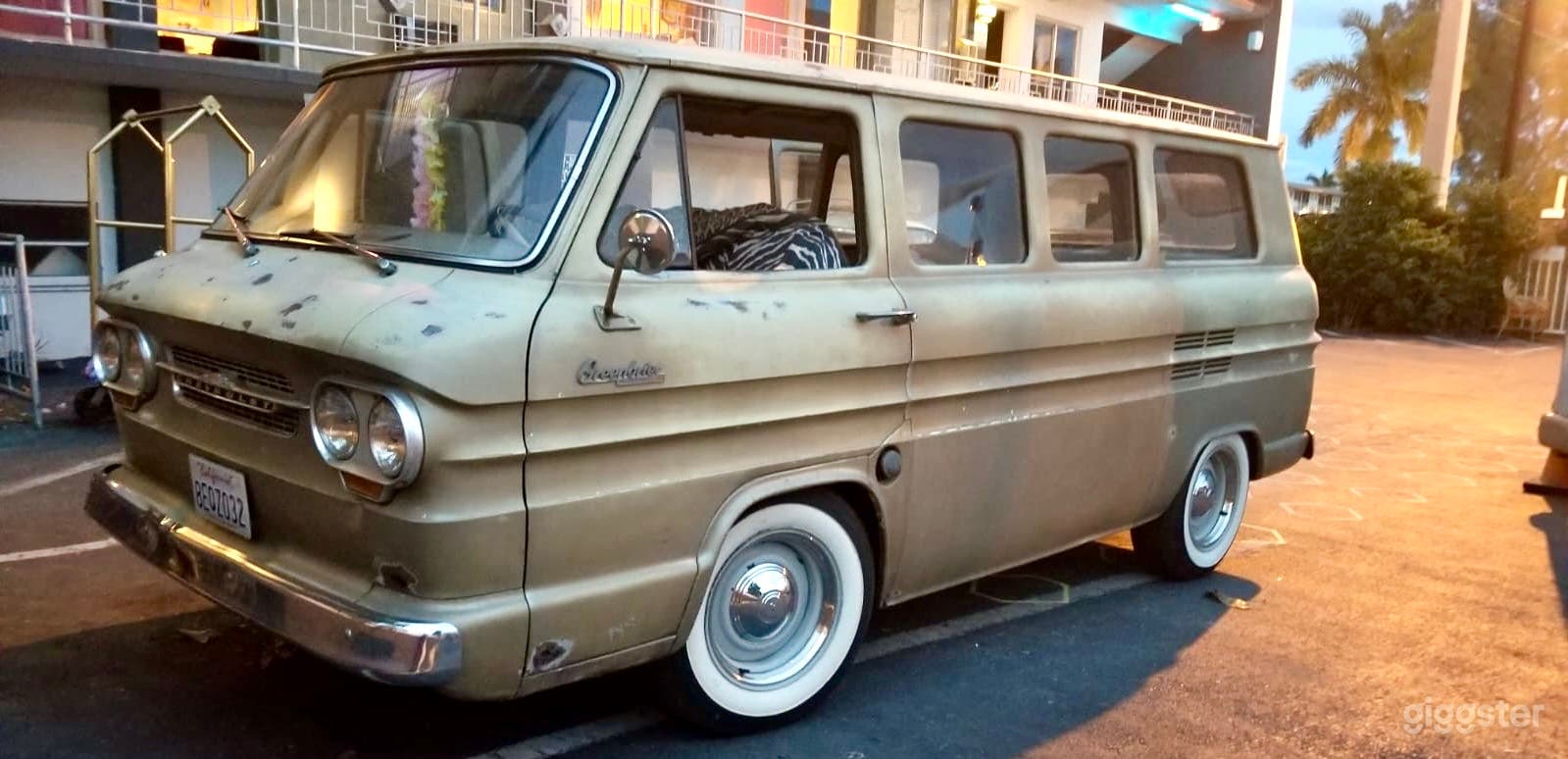 Vehicle, Vintage Chevrolet VAN Photo 2