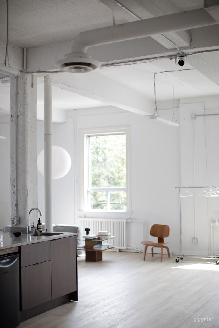  Ottawa Natural Light Studio and Event Space 