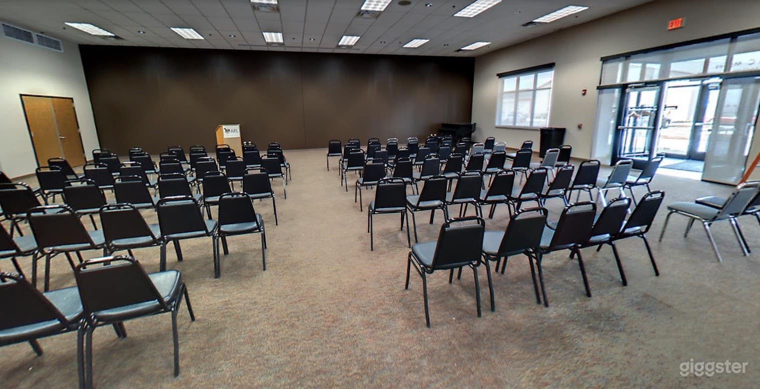 Large and Spacious Auditorium in Iowa Photo 2