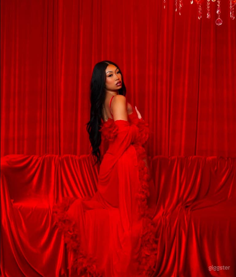  Intimate Versatile Studio Space 