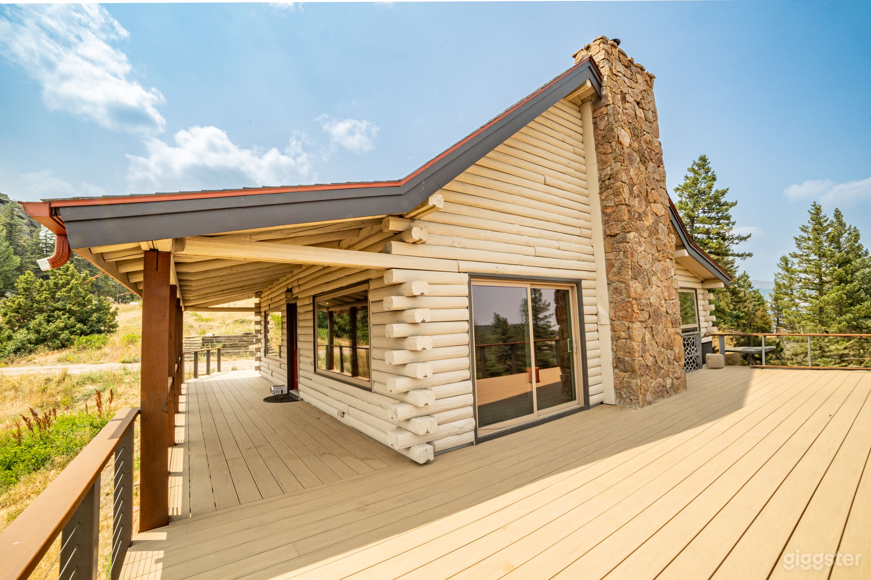 Rustic log cabin home with Mountain views Photo 1