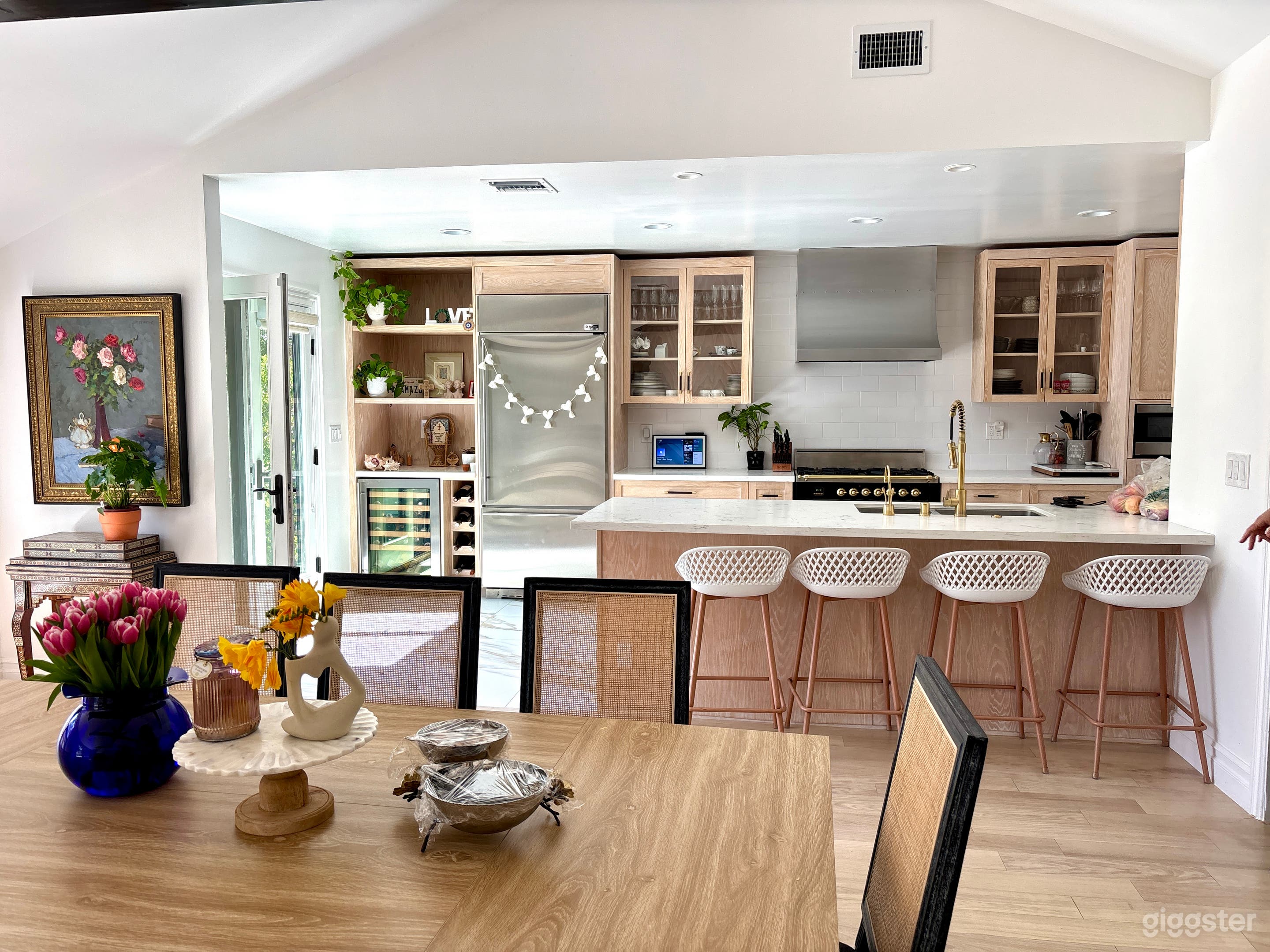 Secluded Ranch House with Large Driveway and Pool  Photo 4