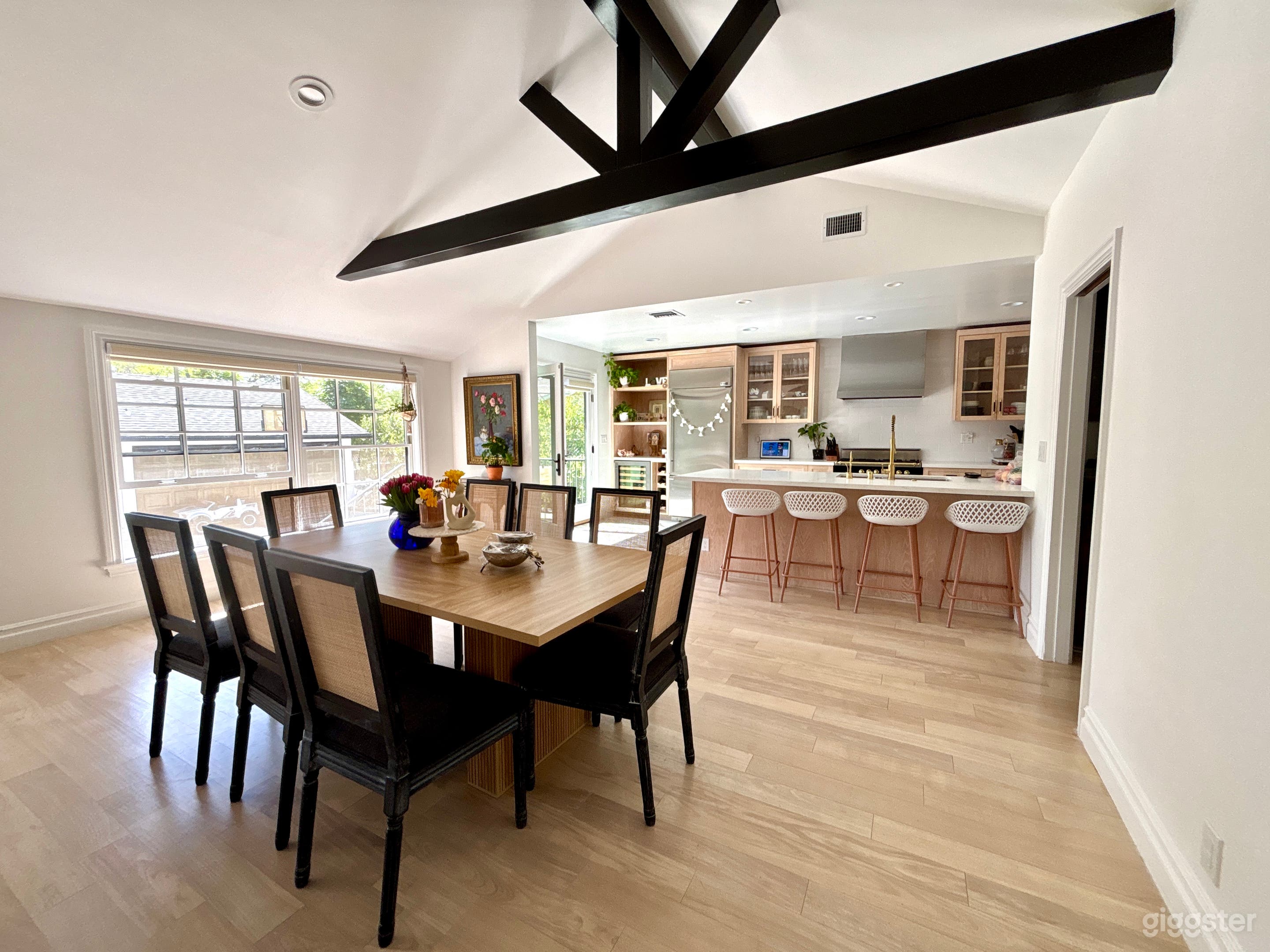 Secluded Ranch House with Large Driveway and Pool  Photo 3