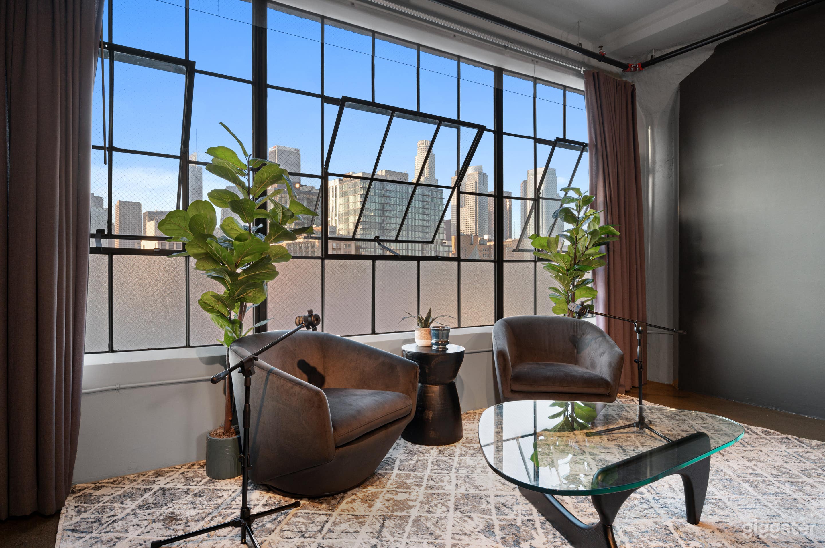 Gorgeous DTLA Production & Podcast Studio Photo 3