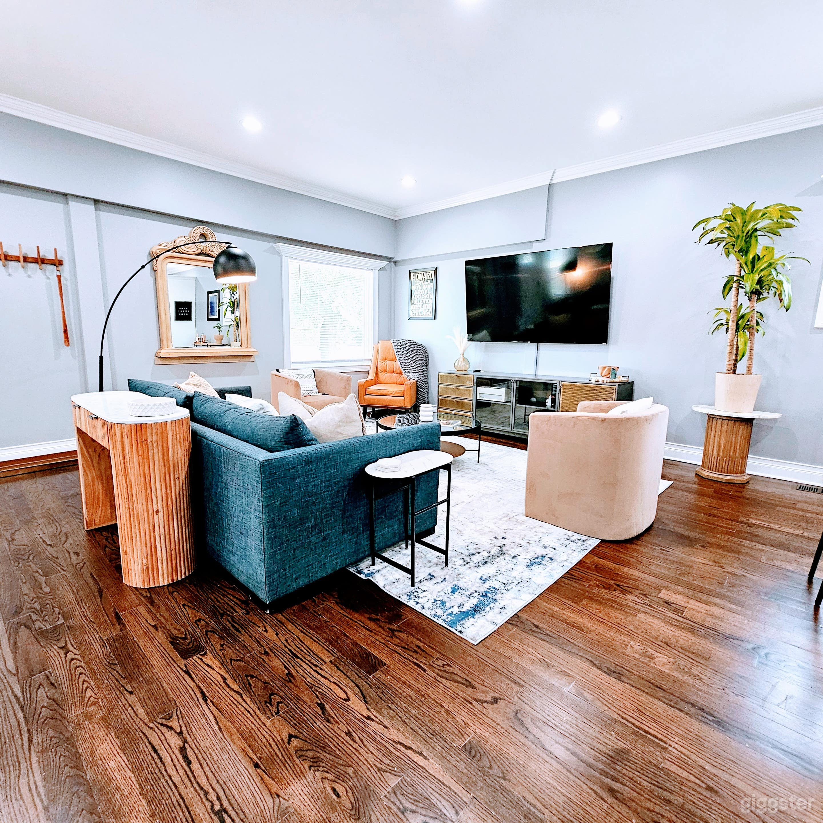  Ideal Venue for Dinner Parties, Filming, and Creative Projects Photo 1