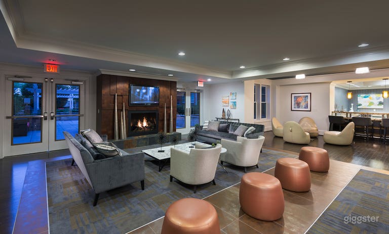  Trendy, Spacious Lounge in Alexandria 